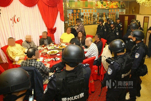 香港最大黑帮深圳聚会遭清查 160人被警方带走