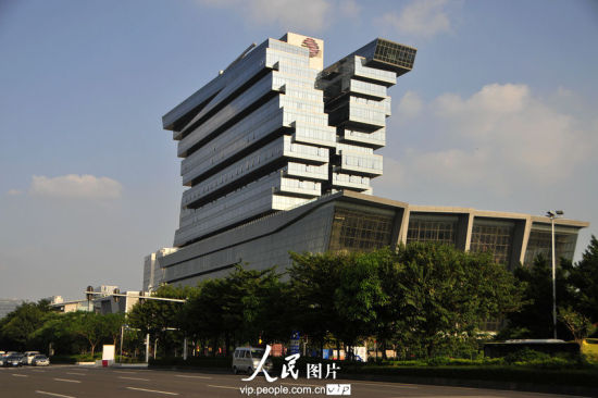 花50亿广州建奇葩建筑 市民称其积木大楼(图)_