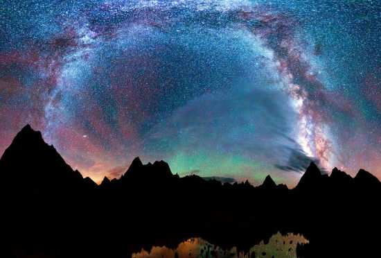 北美迷人夜空 星星色彩斑斓呈彩虹状