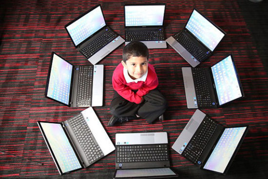 英5岁男童过微软考试 3岁拥有计算机实验室_新