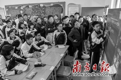 惠州实施自主高效课堂改革 学生主讲同学分享