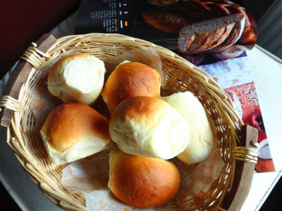 家庭最简单面包的做法_华林品华居简单的家庭面包做法