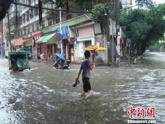 台风韦森特给海南局地带来大暴雨 海口市区被