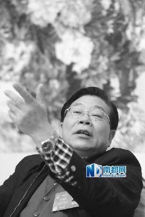 广东发改委主任:暂未有给公务员涨工资计划_新
