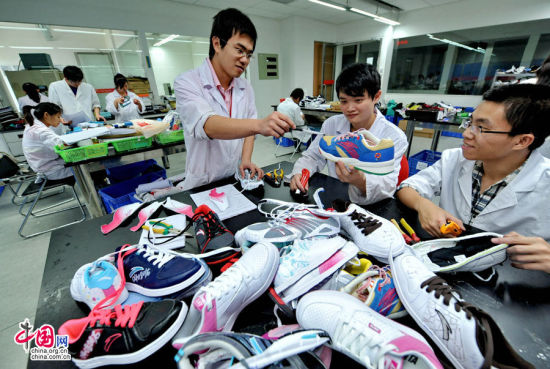 地理中国:晋江鞋世界 从品质到品牌的飞跃_中
